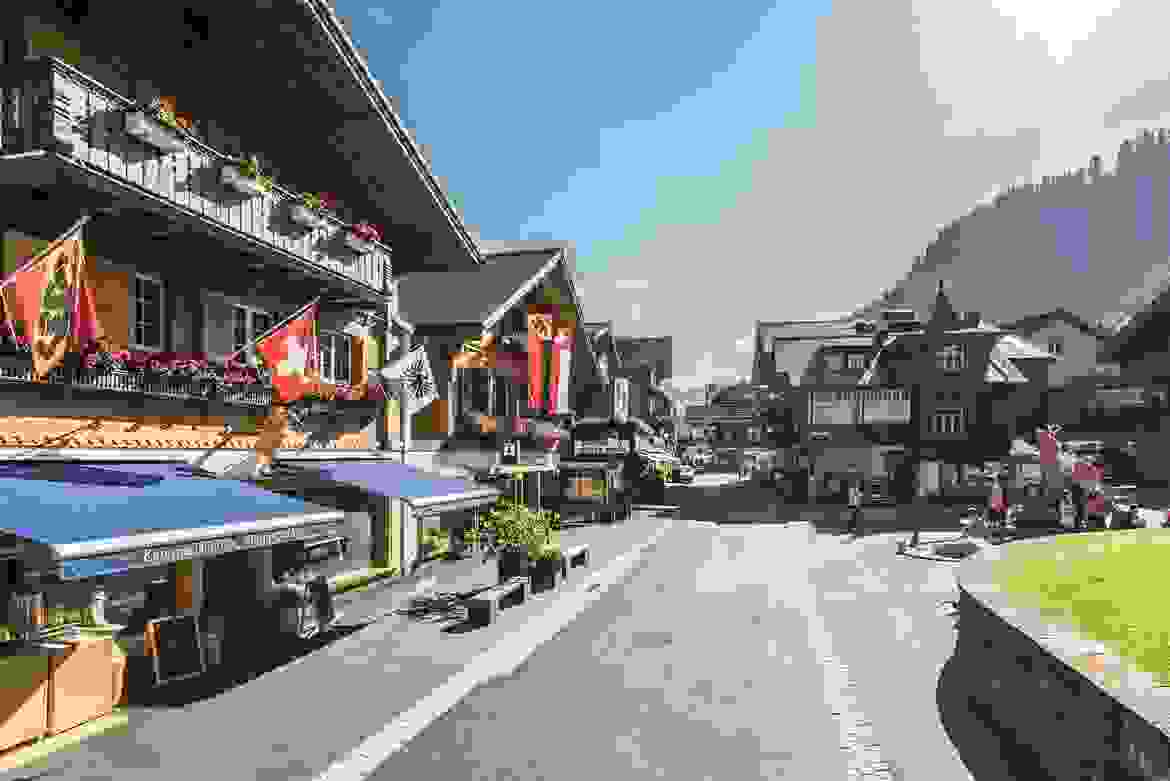 Dorfstrasse Adelboden im Sommer